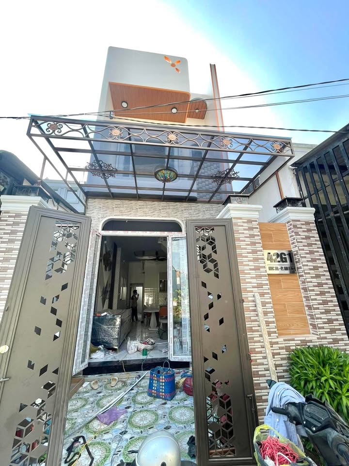 Nhà đẹp KDC 3A đường G1, Cần Thơ 61m² giá 2.79 tỷ - Full nội thất, gần chợ nổi!