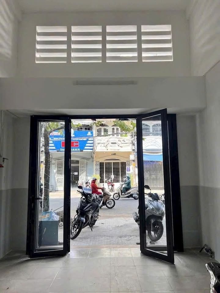 Nhà cho thuê mặt tiền Bình Thới, Quận 11, 76m² giá chỉ 39 triệu/tháng - Khu vực an ninh, thuận tiện giao thông