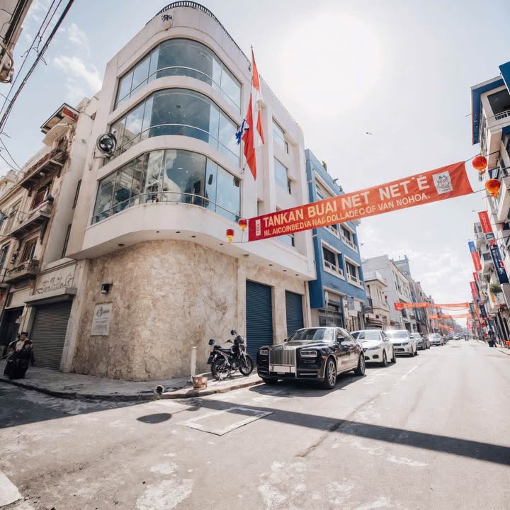 Nhà mặt đường Hoàng Quý, Lê Chân 62m² giá 10.99 tỷ - Thiết kế hiện đại, kinh doanh thuận lợi!