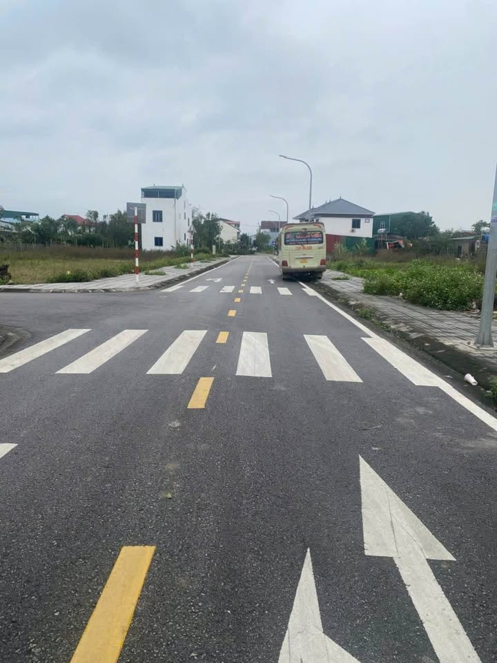 Bán lô đất tái định cư Hưng Đông Vinh 200m² giá 5.7 tỷ - Đầu tư sinh lời ngay!