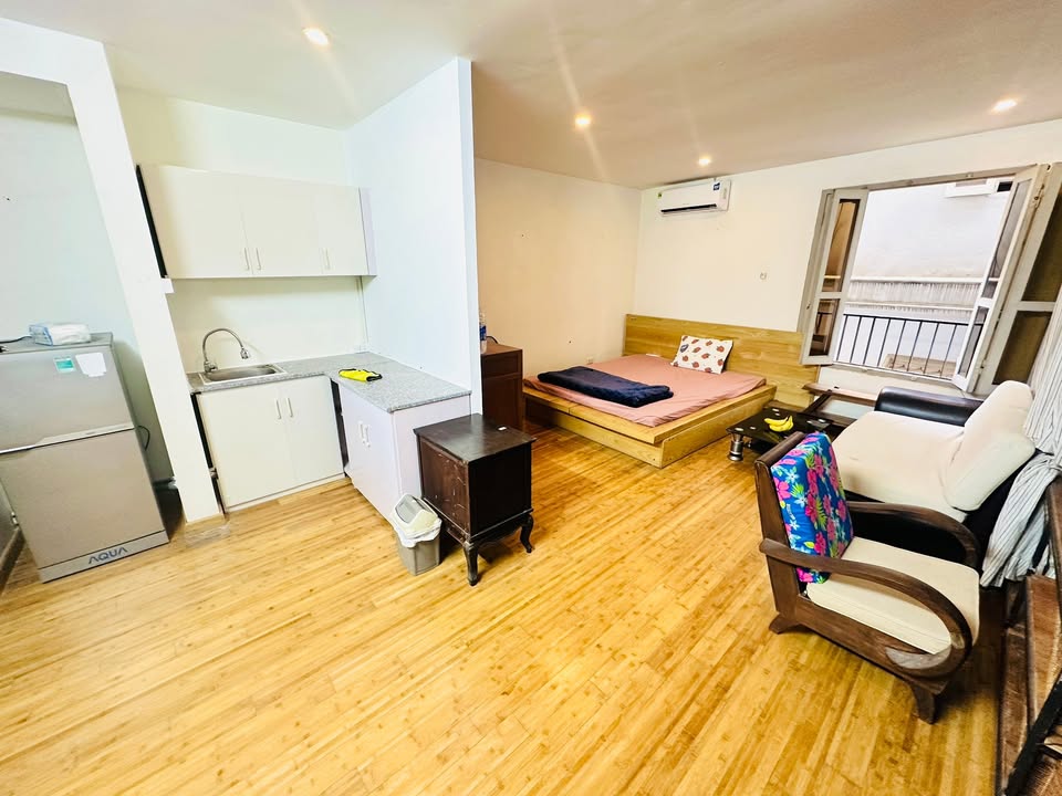 Căn hộ cho thuê 1 ngủ 45m² tại Tây Hồ - Nội thất đầy đủ, gần Hồ Tây!