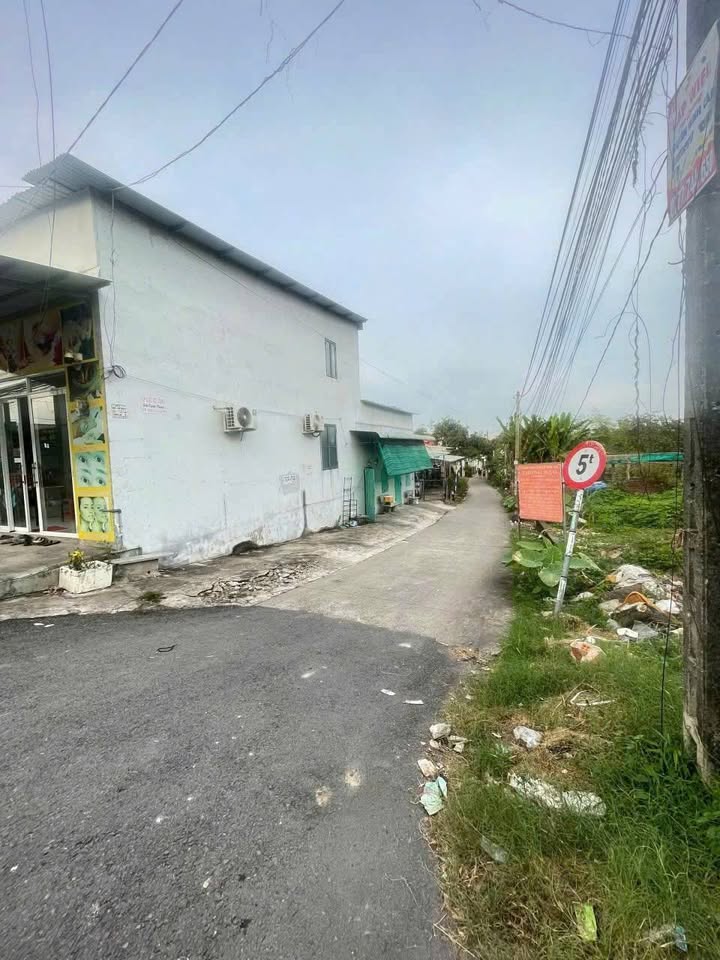 Đất nền Ấp 1 Long Thọ Nhơn Trạch 110m² giá 1.85 tỷ - Sổ hồng riêng, khu dân cư đông đúc!