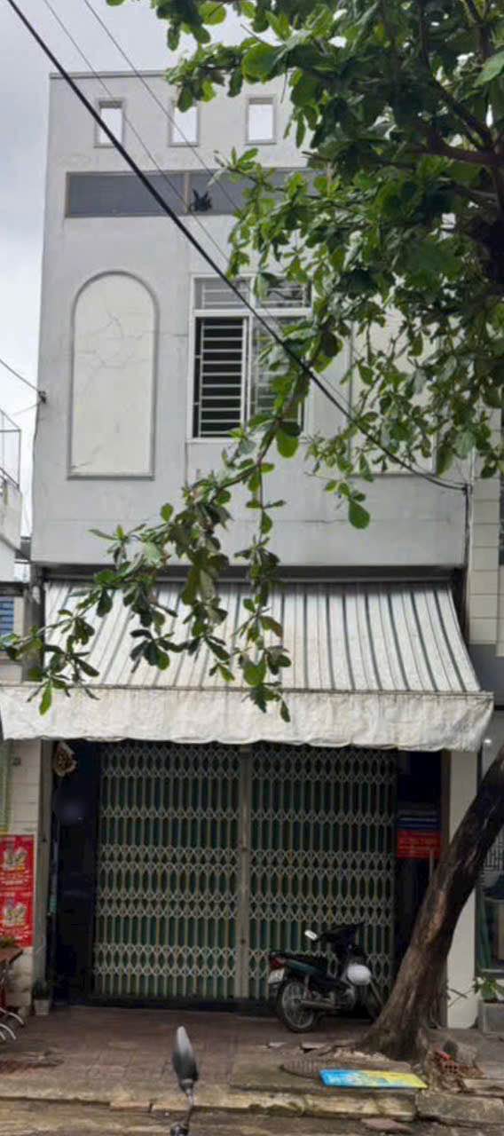 Nhà mặt tiền đường Mai Hắc Đế, Pleiku 50m² giá 5.4 tỷ - Kinh doanh thuận lợi!