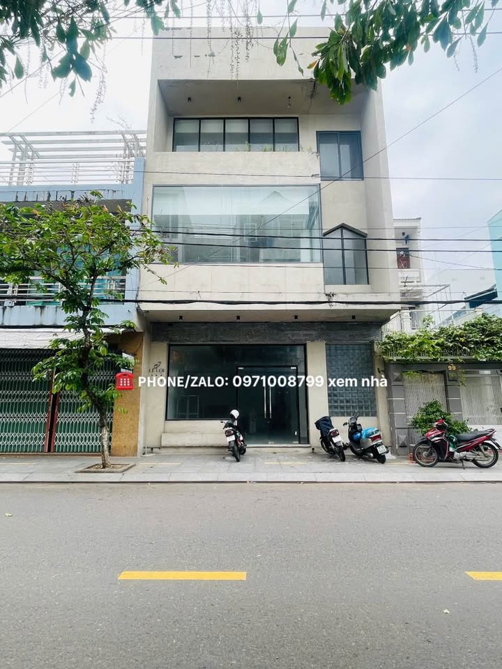 Nhà mặt tiền đường Lê Lợi, Pleiku 147m² giá chỉ 40 triệu/tháng - Kinh doanh sầm uất!