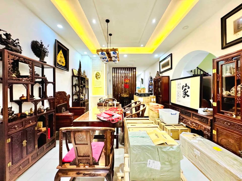 Bán gấp FrontHouse mặt tiền đường Tên Lửa, Bình Tân - 180m² giá 20 tỷ - Đầu tư sinh lời cực tốt!