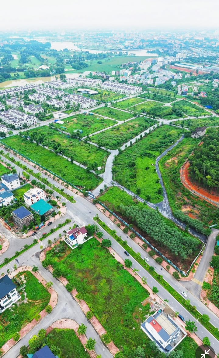 Đất nền 203m² mặt đường Đinh Tiên Hoàng, Vĩnh Yên chỉ 7.5 tỷ - Cơ hội đầu tư tuyệt vời!