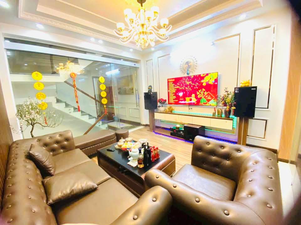 Nhà 4 tầng 56m² phố Hoàng Minh Thảo, Lê Chân, Hải Phòng giá 5.8 tỷ - Ô tô đỗ tận cửa!