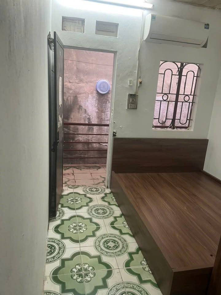 Phòng cho thuê tại Mỹ Đình, 15m² giá 2.2 triệu - Thuận tiện di chuyển!