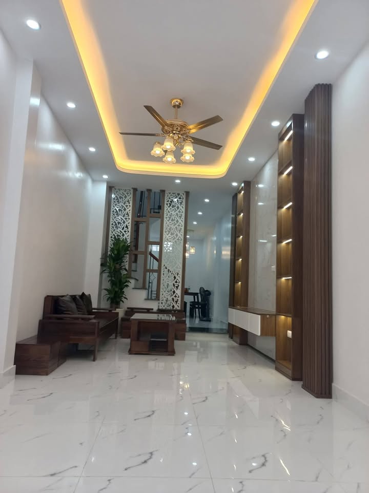 FrontHouse Trường Chinh Đống Đa 38m² giá 13.5 tỷ - Ô tô đỗ cửa, kinh doanh thuận lợi!
