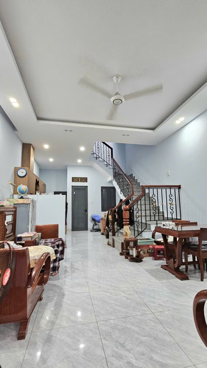 Bán nhà 3 tầng hẻm Phạm Tu, Vĩnh Hải, Nha Trang 81.1m² - Sổ hồng hoàn công, giá 4.2 tỷ!