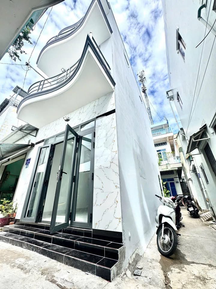 Nhà góc hẻm Hoàng Diệu Rạch Giá 32m² giá 1.15 tỷ - Hướng Tây Bắc, thương lượng tốt!