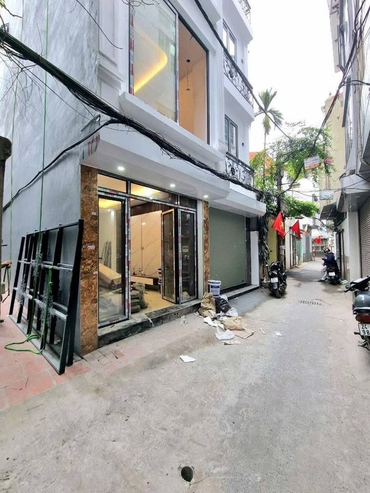 Nhà riêng Tân Mai, Hoàng Mai 31m² giá 6.75 tỷ - Thiết kế hiện đại, ô tô đỗ cửa!