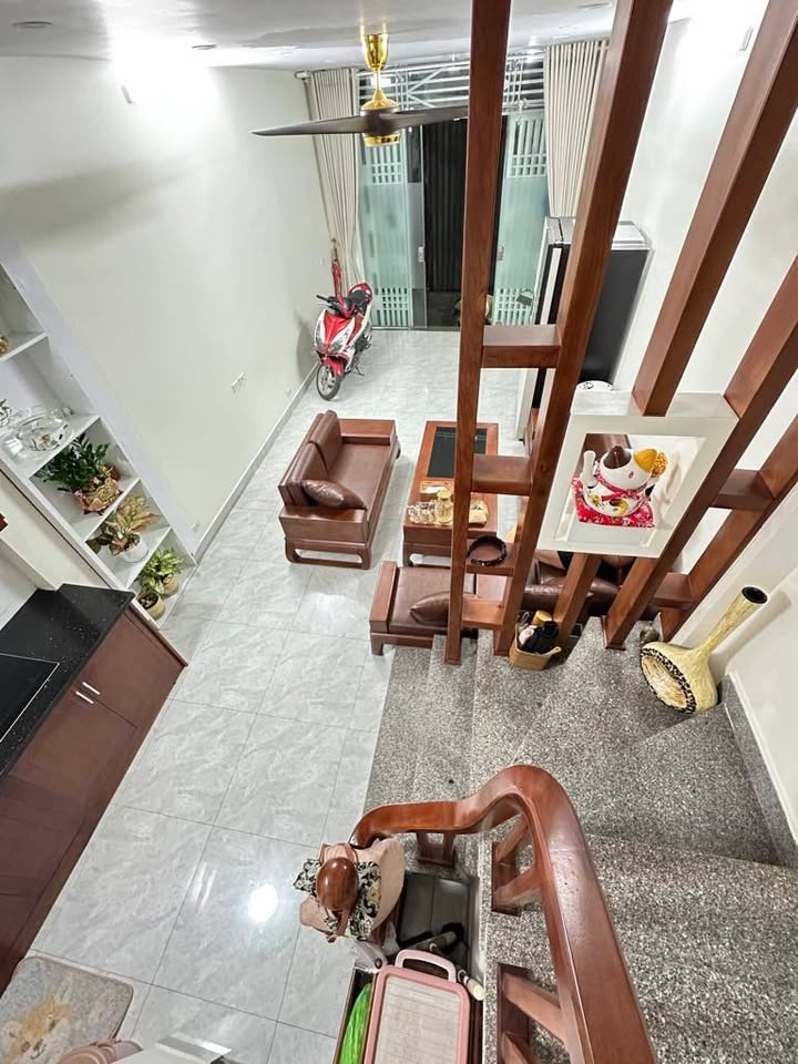 Nhà phố Tân Mai 25m² giá 3 tỷ - Gần chợ và trường học