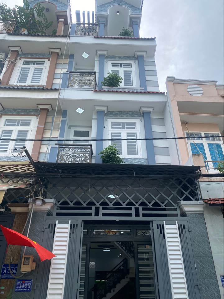 Nhà phố 3 tầng Kênh Mương Lệ, Bình Tân 61m² giá 5.8 tỷ - Sẵn sàng vào ở với nội thất cao cấp!