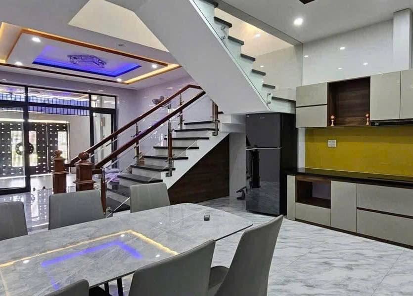 Nhà cho thuê 2 tầng mặt tiền đường Cổ Mân, Sơn Trà - Diện tích 100m², giá 15 triệu/tháng