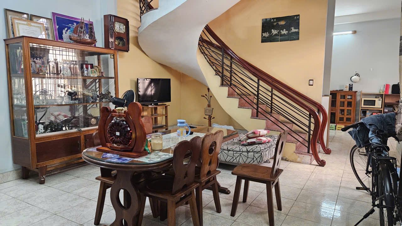 Nhà 1 trệt 1 lầu 1 tum tại Tam Hiệp, 69m² giá 3.95 tỷ - Vị trí đắc địa gần bệnh viện