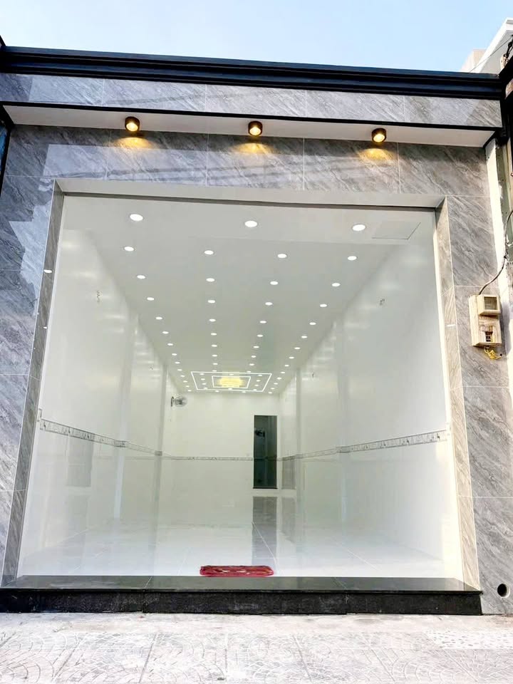 Nhà mặt tiền Nguyễn Ảnh Thủ 4x26m giá 16 triệu - Nhà mới 100% cho thuê ngay!