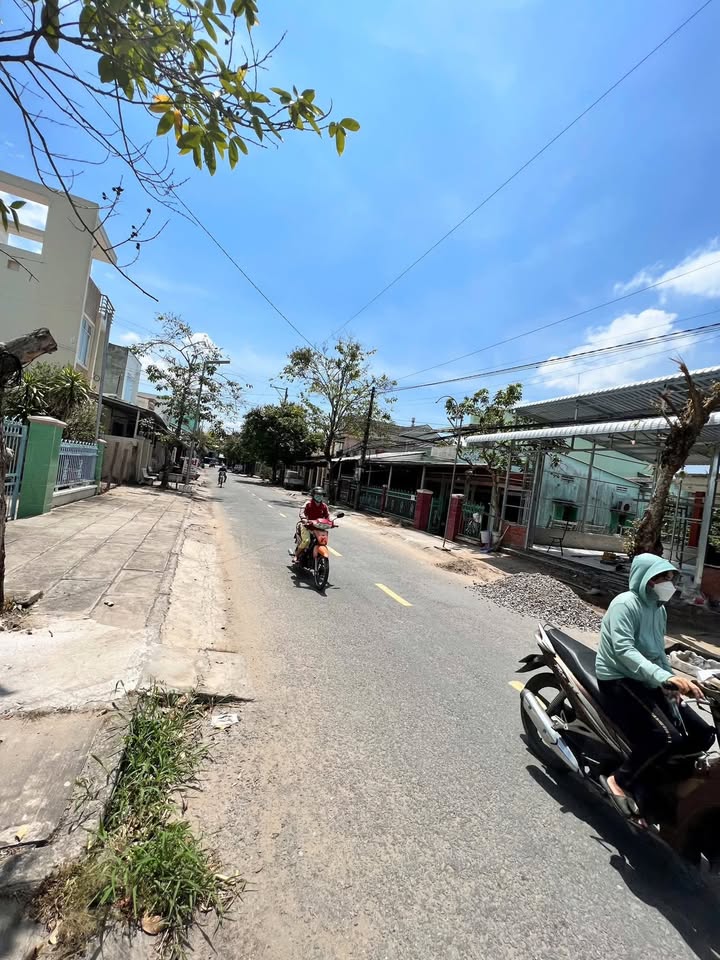 Nhà mặt tiền Lê Thị Kim Chi, Cái Bè 183m² giá chỉ 2.9 tỷ - Cơ hội đầu tư tuyệt vời!