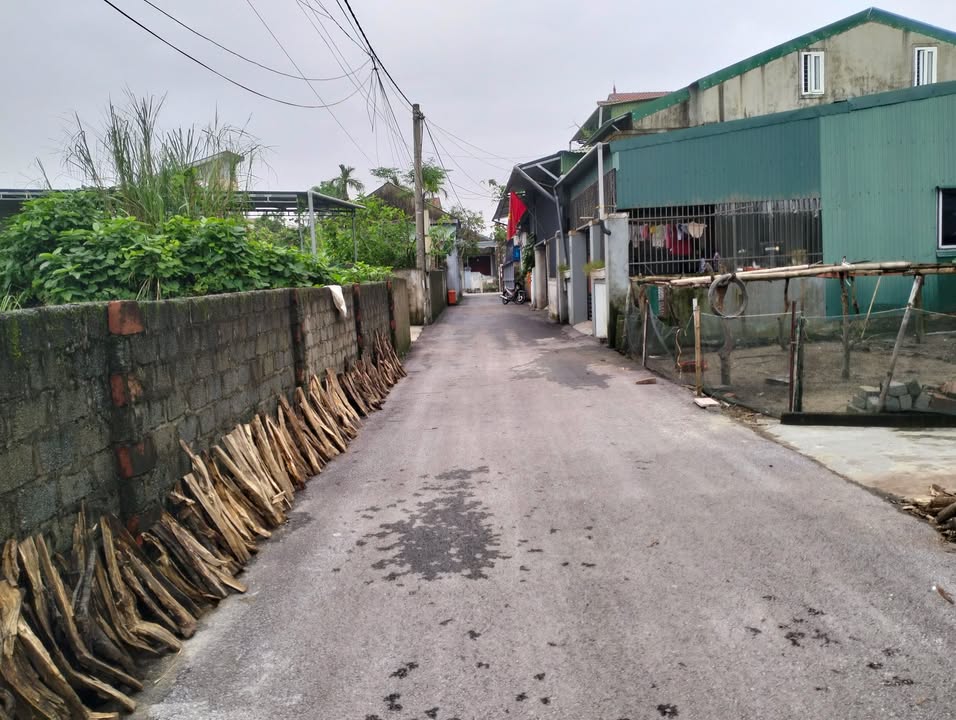 Đất nền Thạch Hạ 136,8m² giá 2 tỷ - Sổ đỏ chính chủ, gần chợ