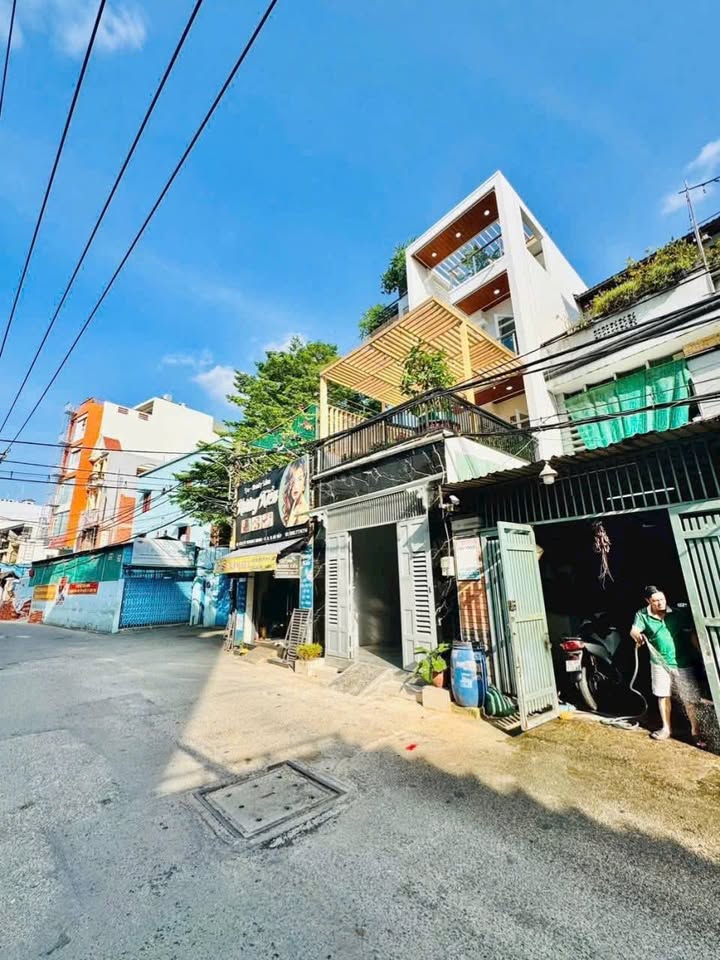 Nhà mặt tiền hẻm Quang Trung, Gò Vấp 72m² giá 10.98 tỷ - Hướng Tây Bắc, đầy đủ tiện nghi!