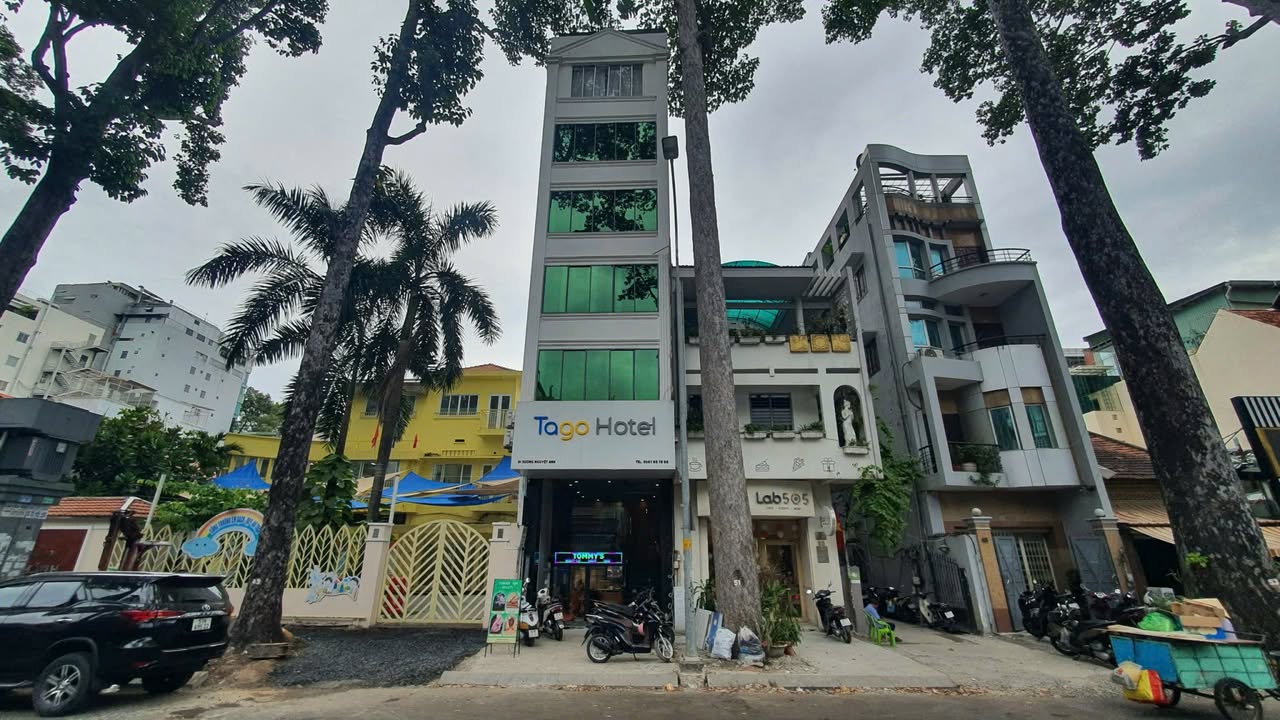 Bán gấp FrontHouse mặt tiền Sương Nguyệt Ánh, Quận 1, 83m² - Đầu tư sinh lời cao!