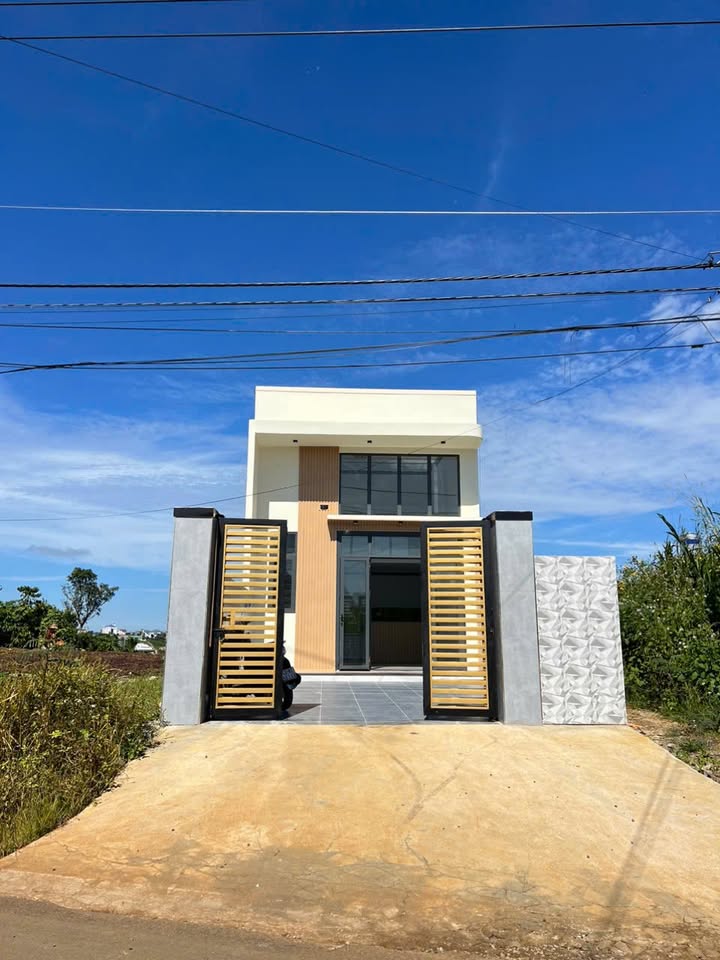 Nhà phố Bảo Lộc 120m² giá 1.9 tỷ - Dọn vào ở ngay!