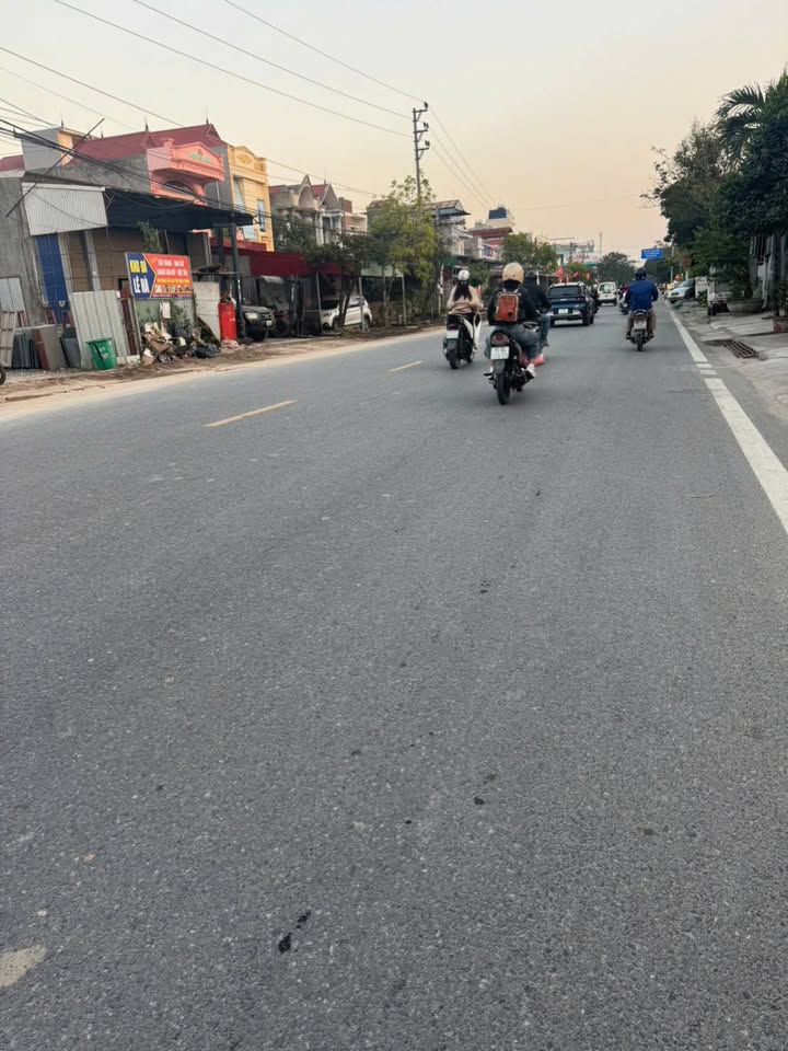 Nhà mặt tiền đường Cách Hạ, Nam Sơn, An Dương 100m² giá 5 tỷ - Kinh doanh sầm uất!