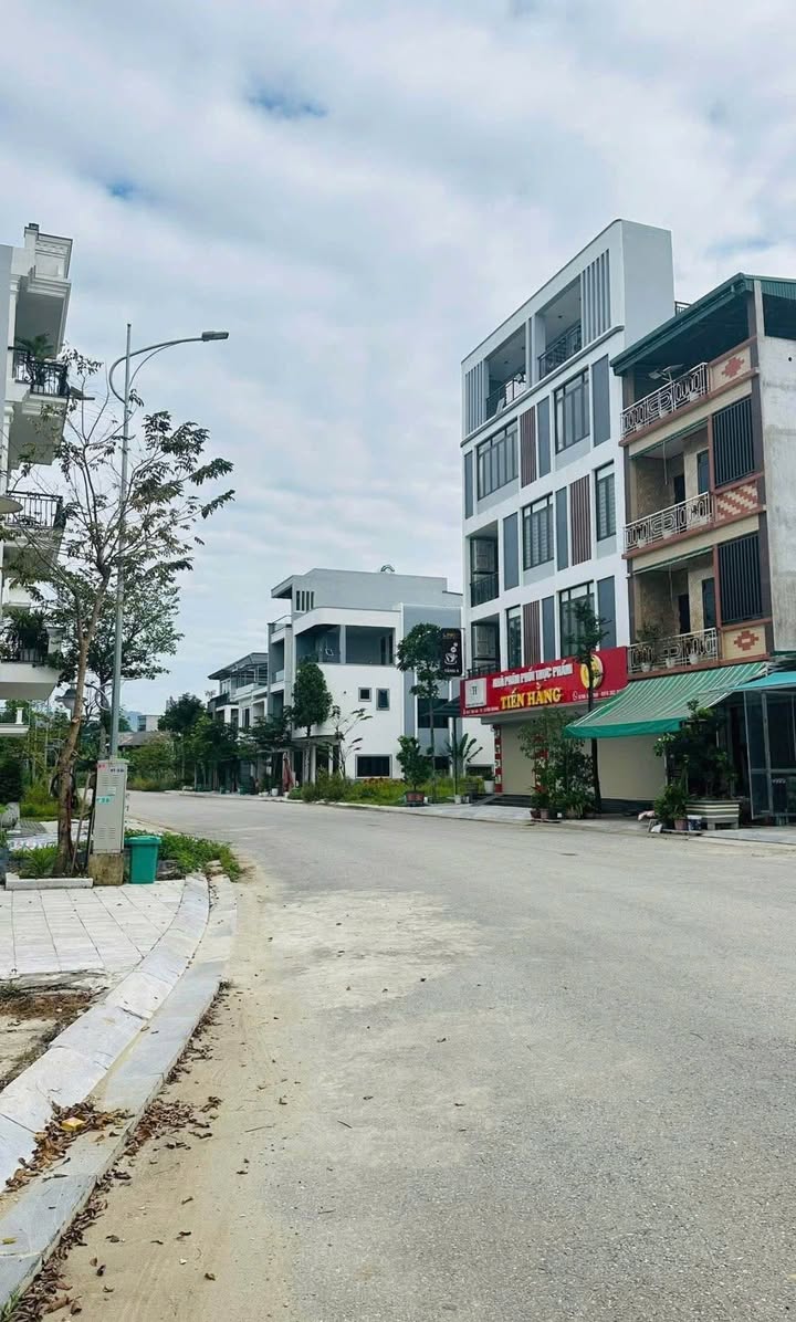 Đất nền khu đô thị Tân Hà Tuyên Quang 90m² giá 3 tỷ - Mặt đường VIP kinh doanh thuận lợi!