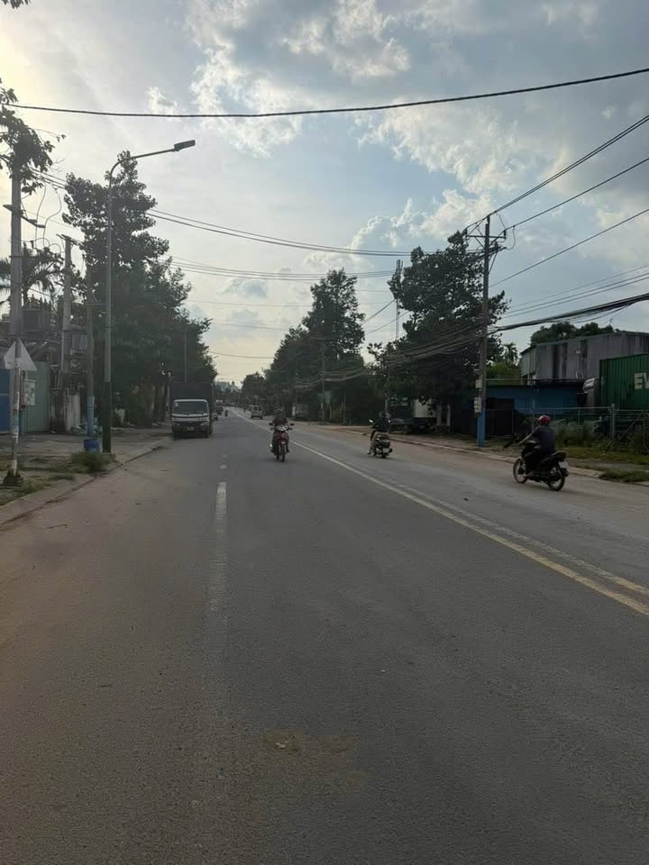 Bán Nhà xưởng Dĩ An 938m² giá 26 tỷ - Mặt tiền đường Bùi Thị Xuân