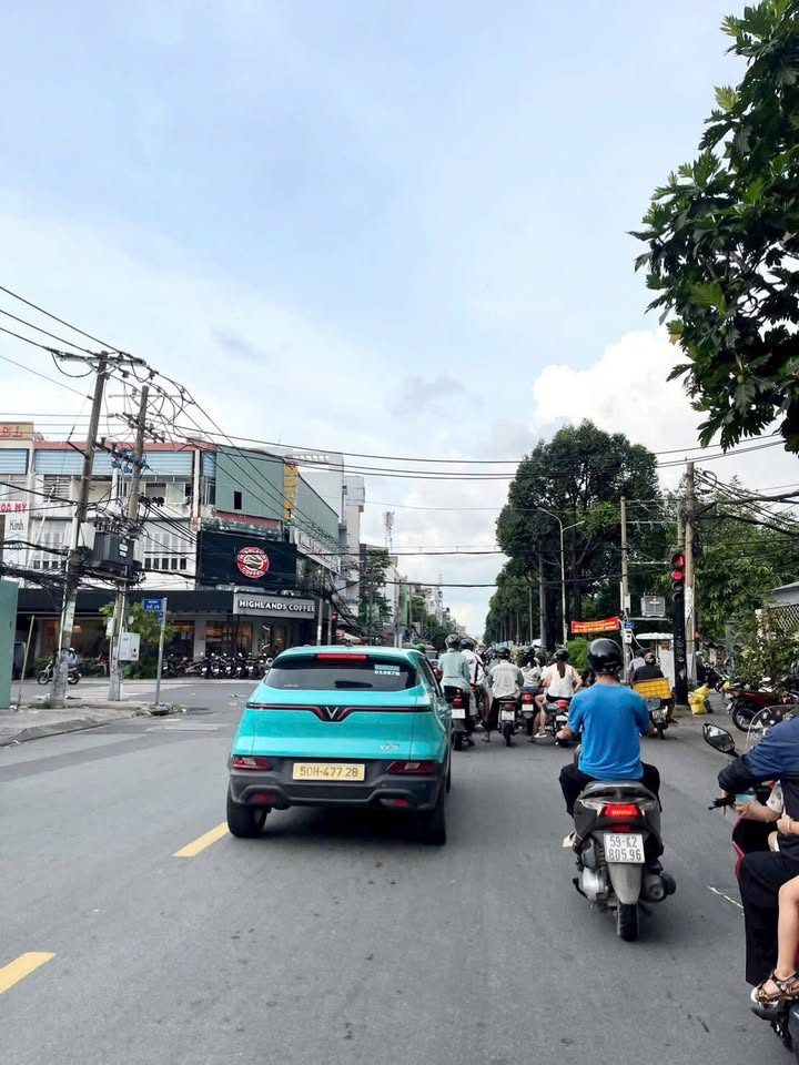 Nhà mặt tiền đường Bình Phú, Quận 6, 42m² giá 8 tỷ - Kinh doanh đắc địa!