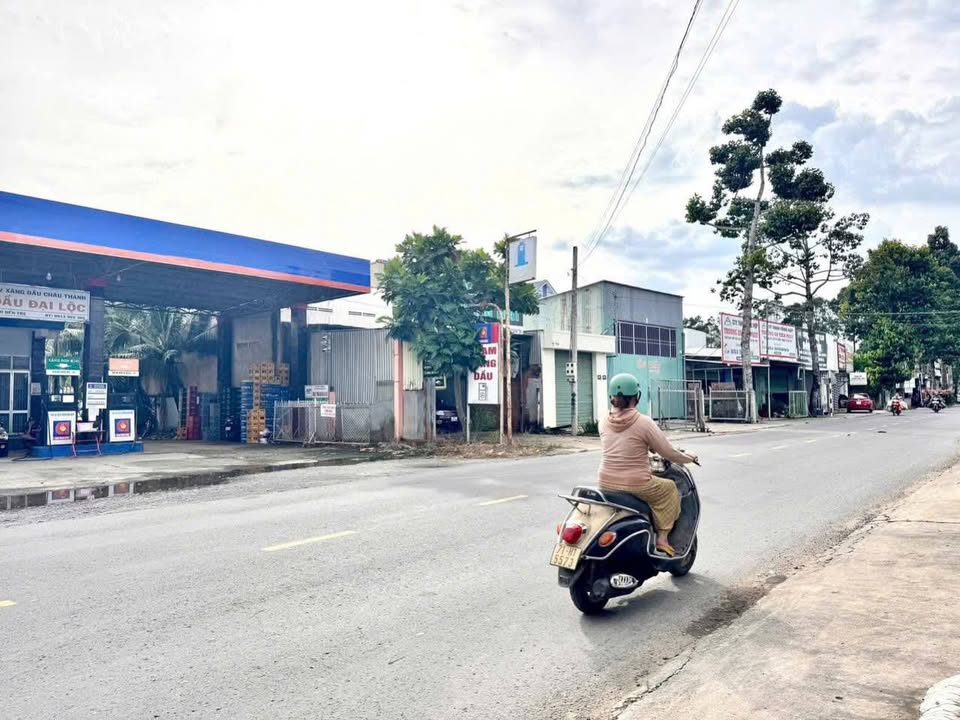 Nhà cấp 4 Phú Hưng Bến Tre 190m² giá 1.79 tỷ - Hẻm thông rộng rãi, tiện lợi!