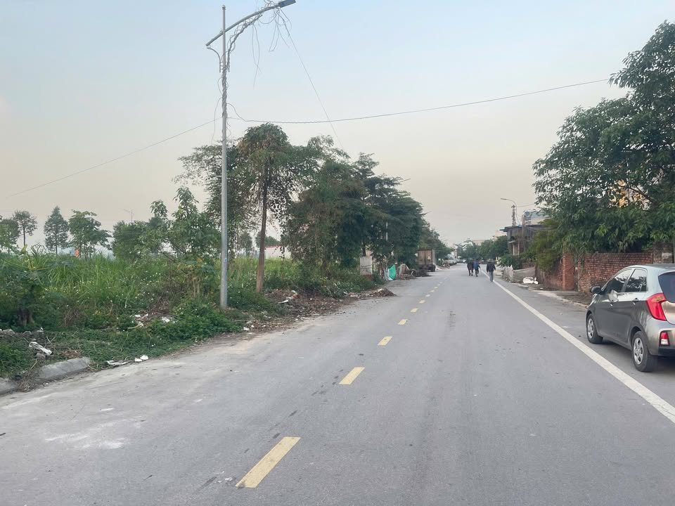 Đất nền KDC Dục Quang, Việt Yên 100m² giá 3.2 tỷ - Vị trí đẹp, giao thông thuận lợi!