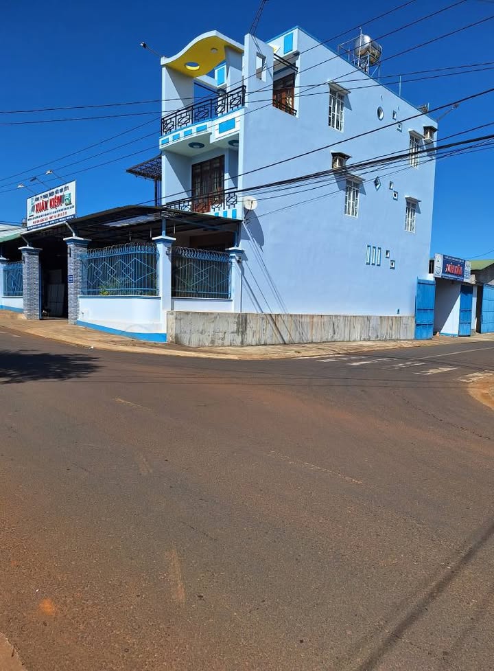 Nhà mặt tiền Đặng Trần Côn, Pleiku 310m² giá 4 tỷ - Gần nhiều tiện ích