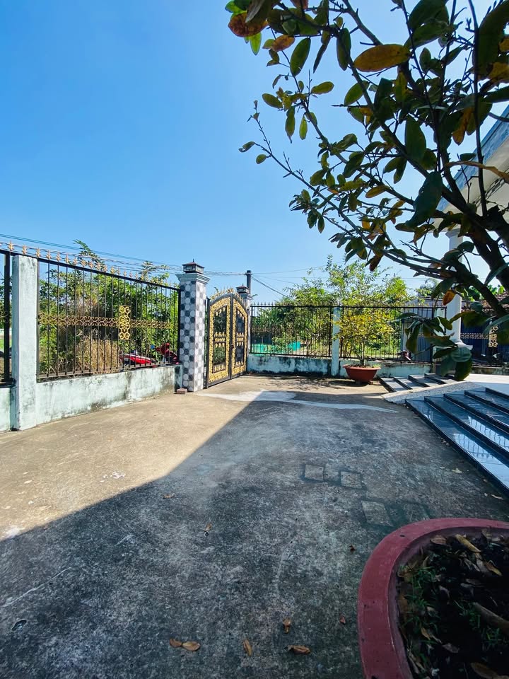 Nhà vườn 301m² xã Phước Lý, Cần Giuộc - Giá 2.57 tỷ, sổ hồng riêng!