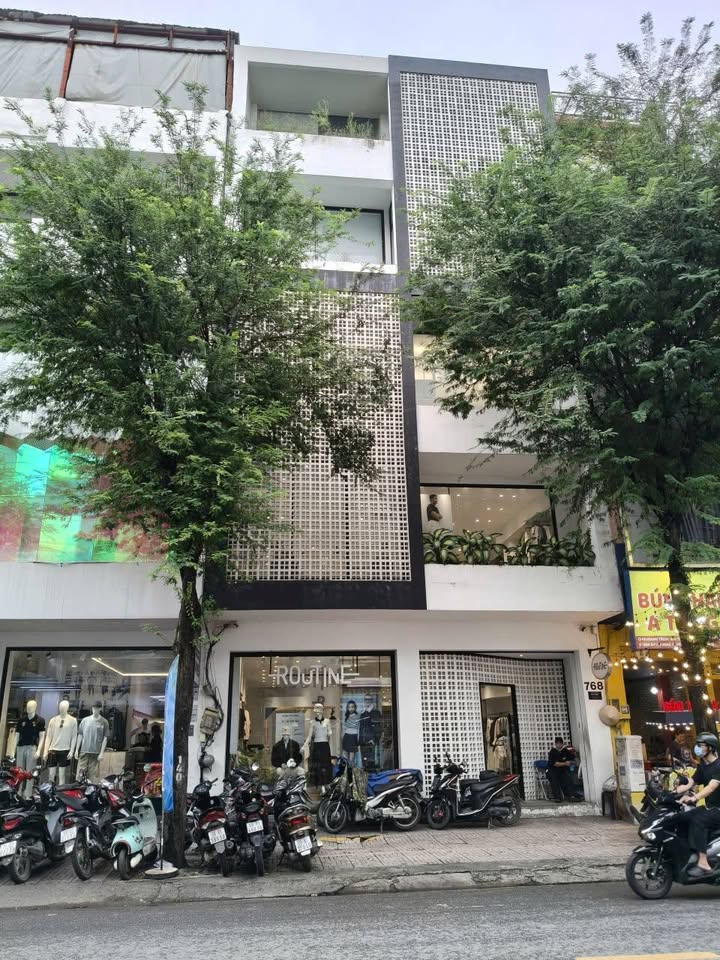 Cho thuê nhà mặt tiền kinh doanh 160m² đường Sư Vạn Hạnh, quận 10 - Cơ hội vàng cho doanh nghiệp!