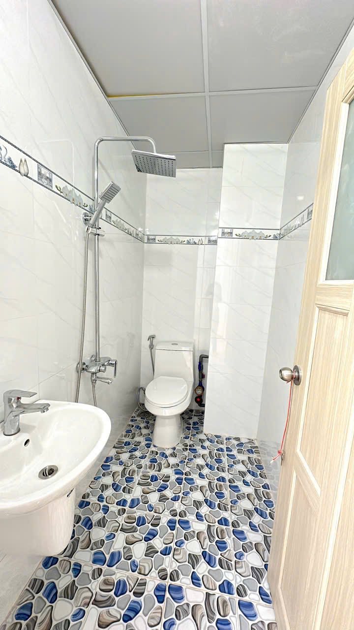 Căn hộ cho thuê đường Nguyễn Kiệm, Phú Nhuận - Ban công riêng thoáng mát!