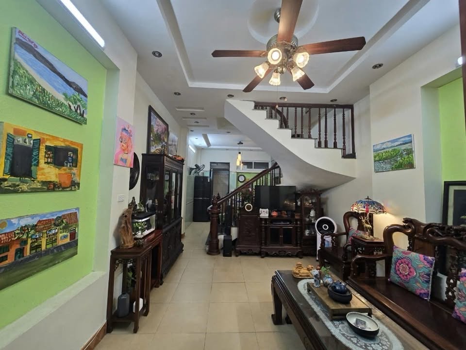 Nhà riêng Hàm Nghi, Nam Từ Liêm 48m² giá 9.4 tỷ - Không gian thoáng đãng, tiện nghi đầy đủ!