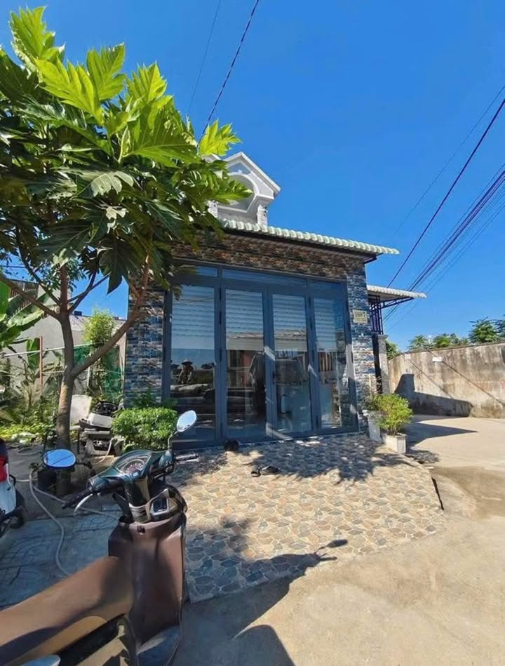 Nhà phố Bình Chuẩn, Thuận An 62m² giá 3.35 tỷ - Nội thất cao cấp, sẵn sàng ở ngay!