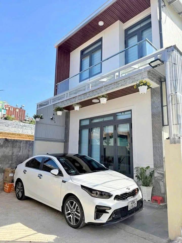 Nhà hẻm ô tô Mê Linh Đà Lạt 100m² giá 3.7 tỷ - Xây dựng kiên cố, sẵn sàng vào ở!