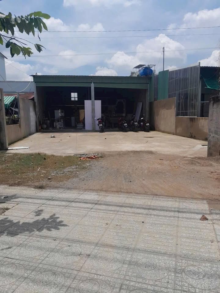 Nhà xưởng tại xã Tân Hiệp, Hóc Môn 272.6m² giá 9.8 tỷ - Đầu tư sinh lời ngay!