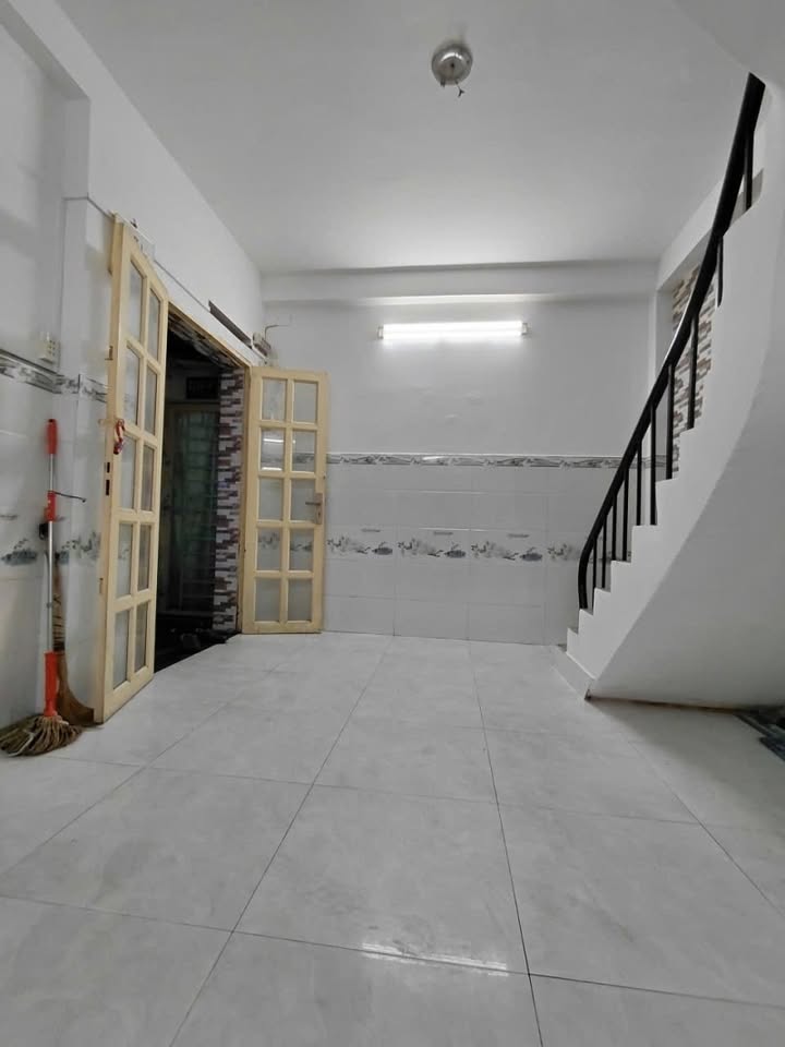 Nhà phố Bùi Thế Mỹ, Tân Bình 20.8m² giá 3.7 tỷ - Thiết kế đẹp, chính chủ!