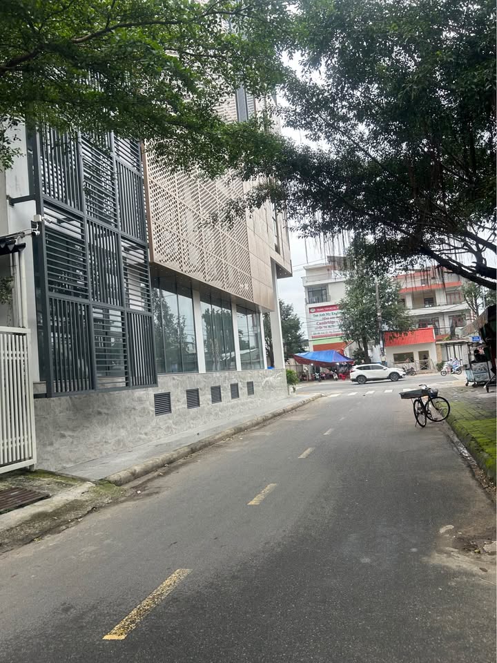 Nhà mặt tiền đường Đinh Nhá, Quảng Ngãi 100m² giá 4 tỷ - Thương lượng trực tiếp với chính chủ!