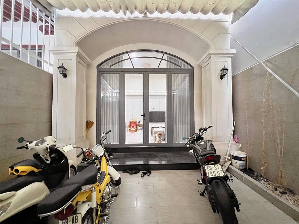 Nhà bán mặt tiền Đường Đặng Văn Ngữ, Rạch Giá, 125m² giá 2.95 tỷ - Sẵn sàng vào ở!