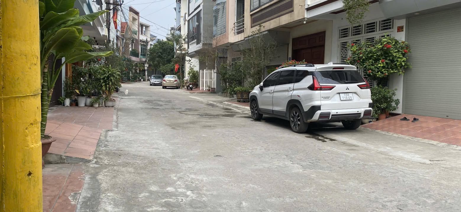 Đất nền Tân Dân Việt Trì 99m² giá 5.7 tỷ - Vị trí đắc địa, đường rộng rãi!