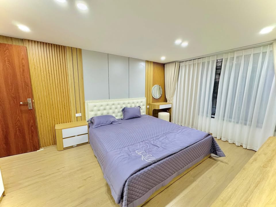 Căn hộ Tập thể Quỳnh Mai Hai Bà Trưng 80m² giá 4.98 tỷ - Nhà mới full đồ, ô tô đỗ cửa!