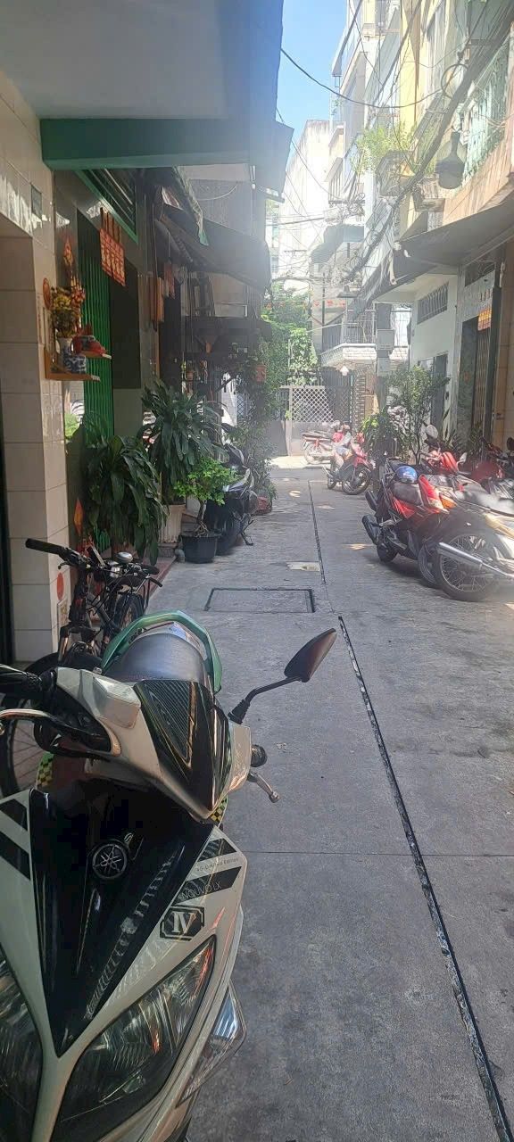 Nhà hẻm Xóm Đất, phường 8, quận 11 - 30m² giá 5.2 tỷ - Chính chủ bán gấp!