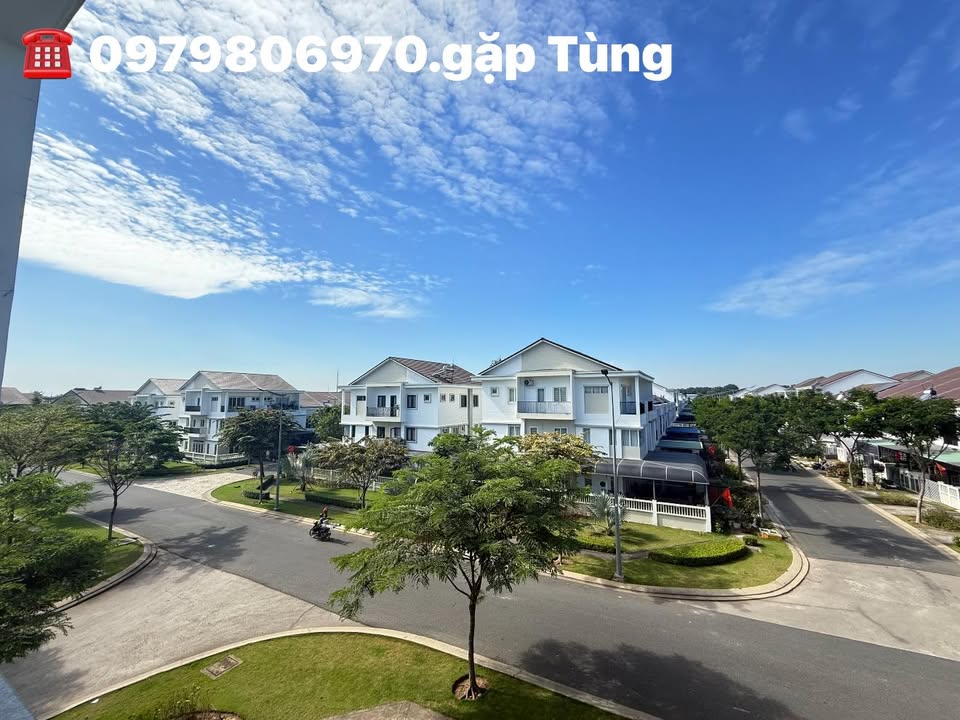 Nhà góc Ecolakes Mỹ Phước 180m² giá 4.2 tỷ - Sẵn sàng vào ở!