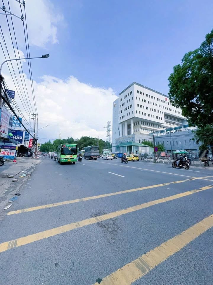 Nhà mặt tiền Quốc lộ 1A, Tân Biên, Biên Hòa 185m² giá 11 tỷ - Đầu tư sinh lời ngay!