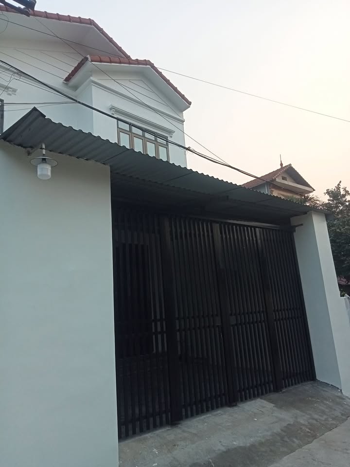 Nhà 2 tầng thôn Yên Vinh, 104m² giá thỏa thuận - Căn góc 2 mặt thoáng, ô tô đỗ cửa!