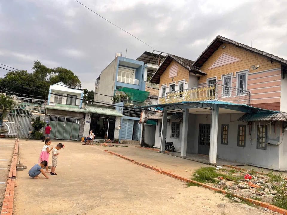 Đất nền Tân Xuân Hóc Môn 95m² giá 3.7 tỷ - Vị trí đẹp, sổ đỏ chính chủ!